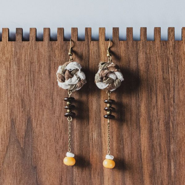 Plant dyed woven handmade earrings, new Chinese ethnic style, artistic retro tassel women's earrings, long earrings - Image 3