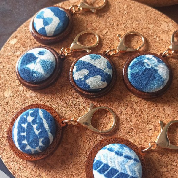 Handmade tie dye, blue dye, INDIGO vintage clothing, wooden keychains, bags, pendants, accessories, gifts - 图片 2