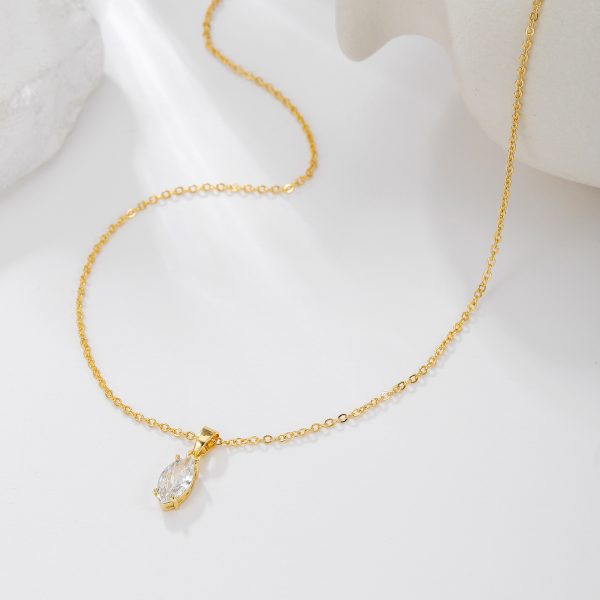 18K Gold-Plated Copper Zircon Pendant Necklace, Simple Elegant Clavicle Chain, Perfect Wedding Gift for Girlfriend, Luxury Jewelry for Women - 图片 3