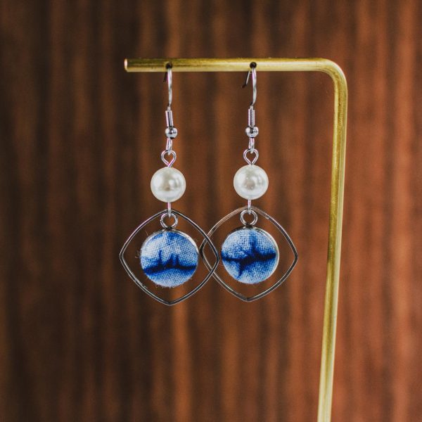 Handmade tie dye jewelry, geometric stainless steel earrings, women's niche design, pearl high-end feeling earrings, artistic and versatile - Image 2