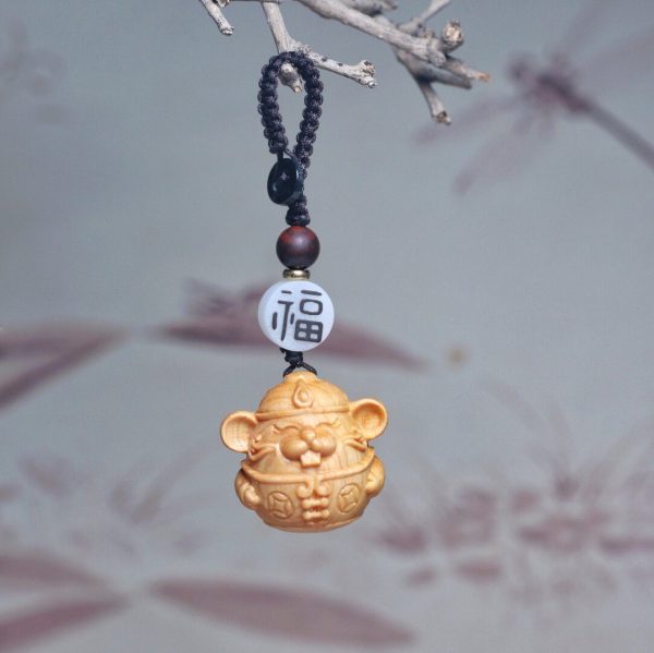 Cliff cypress wood carving, twelve zodiac animals, mouse, portable car keychain, small and cute, cute mobile phone chain, bag pendant decoration