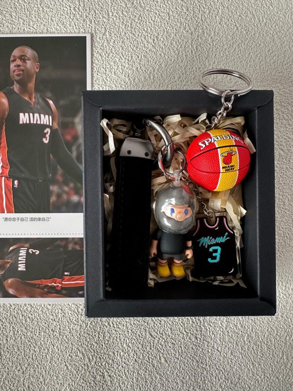 Wade | Co branded jersey, basketball keychain, birthday gift, fan gift, NBA star peripheral gift, Wade Heat jersey, racing boyfriend Bob, Heat basketball - 图片 2