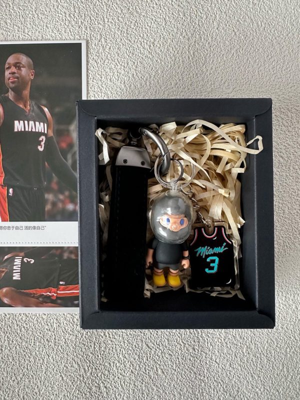 Wade | Co branded jersey, basketball keychain, birthday gift, fan gift, NBA star peripheral gift, Wade Heat jersey, racing boyfriend Bob, Heat basketball - 图片 3