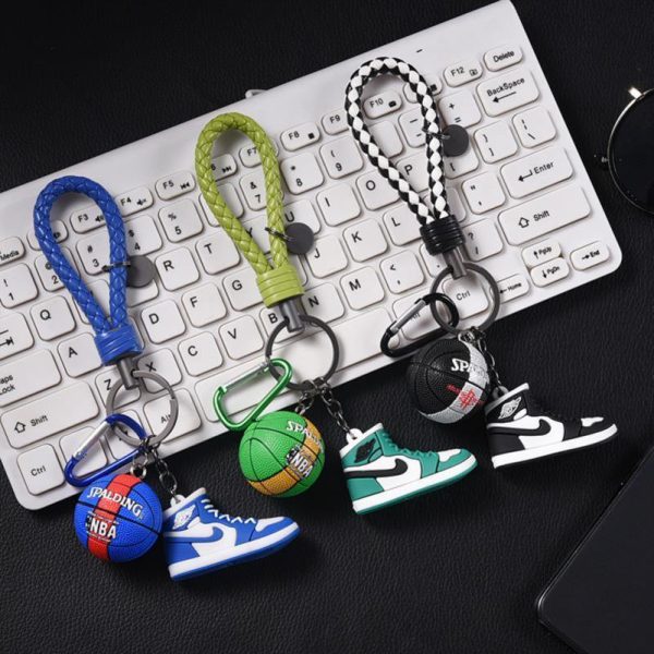 Personalized 3D Mini Sports Shoes Car Keychain Creative NBA Basketball Keychain Ring Bag Pendant Male