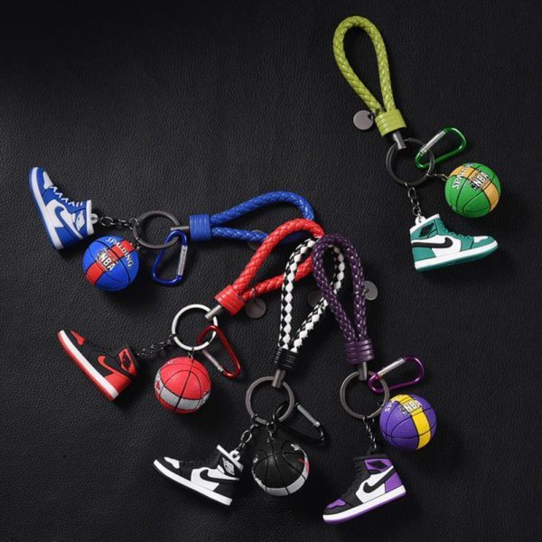 Personalized 3D Mini Sports Shoes Car Keychain Creative NBA Basketball Keychain Ring Bag Pendant Male - 图片 4