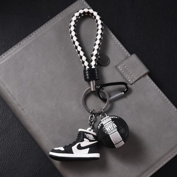 Personalized 3D Mini Sports Shoes Car Keychain Creative NBA Basketball Keychain Ring Bag Pendant Male - 图片 9