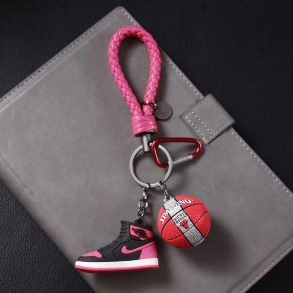 Personalized 3D Mini Sports Shoes Car Keychain Creative NBA Basketball Keychain Ring Bag Pendant Male - 图片 10